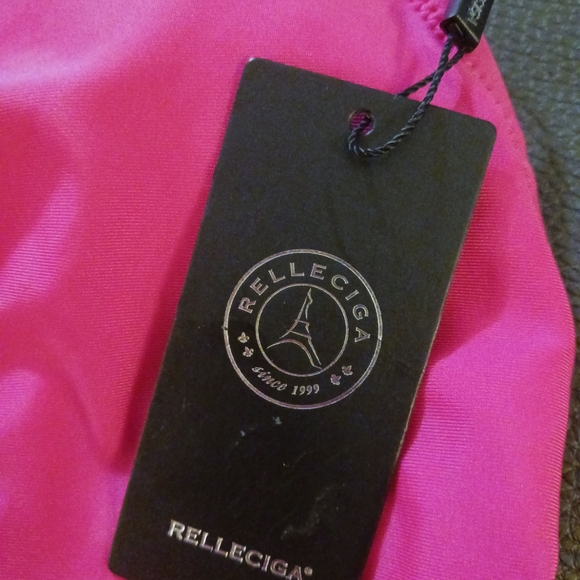 NWT RELLECIGA one piece swimsuit. Womens. Size: Small. Color: Rose/Hot pink. - Picture 4 of 12